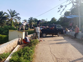 Warga Desa Beno Harapan Gelar Gotong Royong Bersih-Bersih Lingkungan
